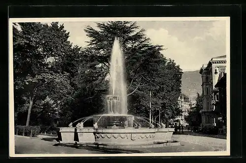 AK Bolzano, Fontana sulla piazza stazione