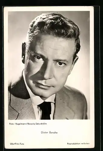 AK Schauspieler Dieter Borsche mit ernstem Blick in die Kamera