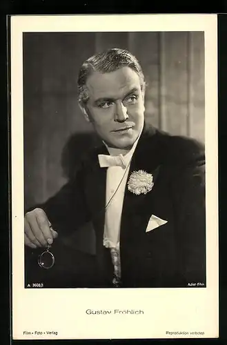 AK Schauspieler Gustav Fröhlich mit Fliege und Einglas