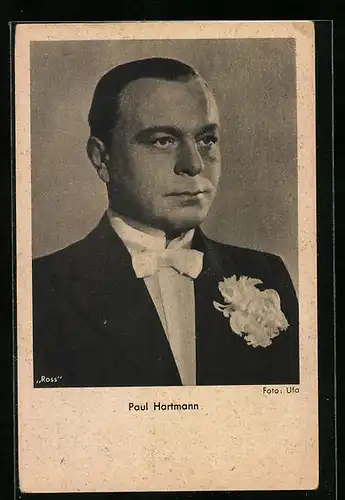 AK Schauspieler Paul Hartmann mit Fliege und Ansteckblume