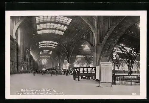 AK Leipzig, Hauptbahnhof Inneres, Querbahnsteig