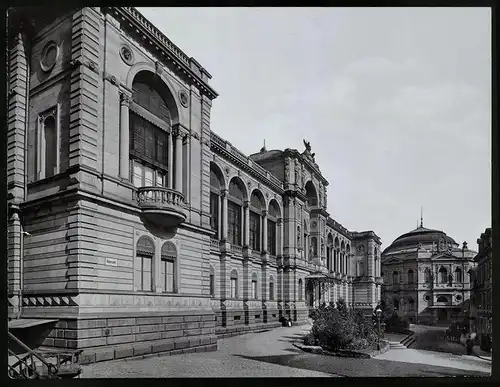 Fotografie Gustav Salzer, Baden-Baden, Ansicht Baden-Baden, Friedrichsbad am Römerplatz, Grossformat 27 x 20cm