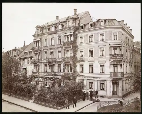 Fotografie Gustav Salzer, Baden-Baden, Ansicht Baden-Baden, Luisenstrasse 8, Hotel & Restaurant Drei Könige, 27 x 21cm