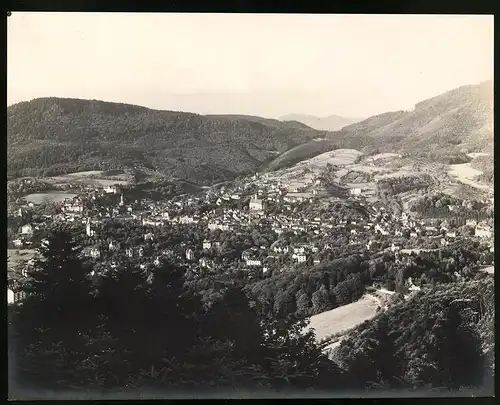 Fotografie Gustav Salzer, Baden-Baden, Ansicht Baden-Baden, Gesamtansicht der Stadt, Grossformat 27 x 22cm