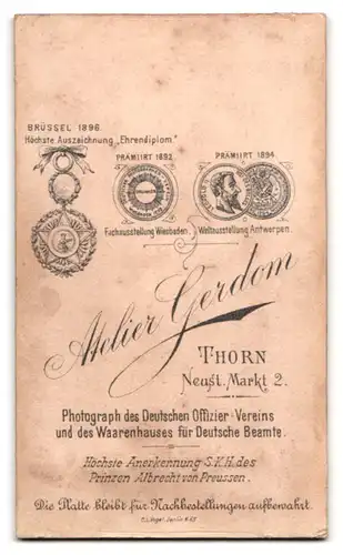 Fotografie Atelier Gerdom, Thorn, Neust. Markt 2, Gestandener Herr mit Zwicker und grauem Spitzbart