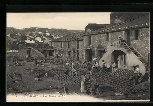 AK Vallauris, Une Poterie