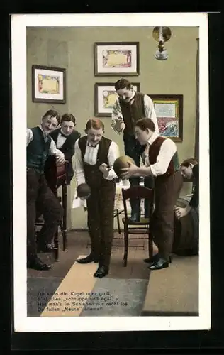 AK Junge Männer beim Kegeln