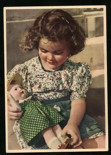 AK Mädchen mit ihrer Puppe