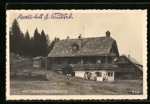 AK Hinterbuchholz, Hinterbuchholzerhütte mit Famillie