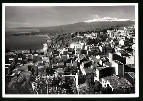 AK Taormina, Panorama mit dem Ätna im Hintergrund