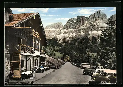 AK Karerpass, Tscheinerhütte mit Gebirgsblick