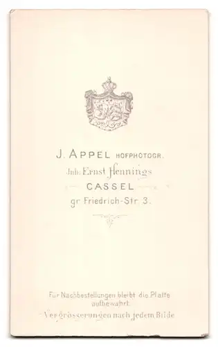 Fotografie J. Appel, Cassel, gr. Friedrich-Str. 3, Hübsche junge Dame mit Flechtfrisur