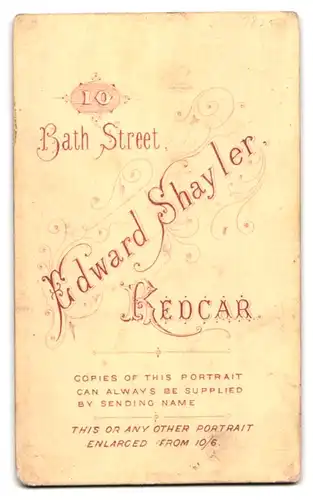 Fotografie Edward Shayler, Redcar, 10 Bath Street, Junge Dame und junger Herr in edler Kleidung