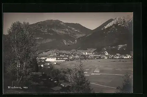 AK Bludenz, Stadtpanorama von den Feldern aus