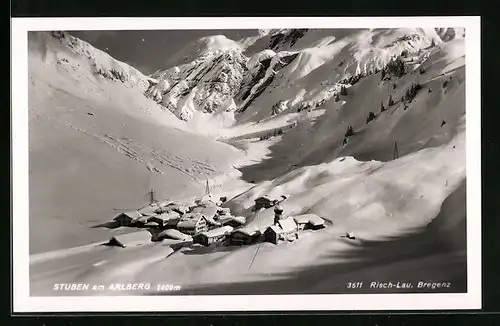 AK Stuben am Arlberg, Blick über den eingeschneiten Ort