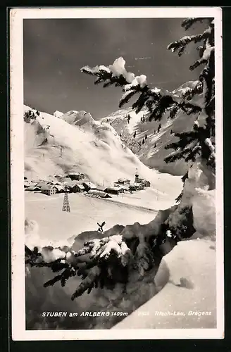 AK Stuben am Arlberg, Blick auf den eingeschneiten Ort