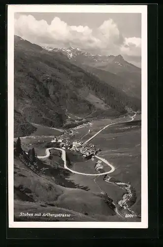 AK Stuben am Arlberg, Ortstotale mit der Arlbergstrasse