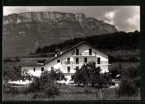 AK Appiano - Bolzano, Albergo Moser, vor dem Gasthof