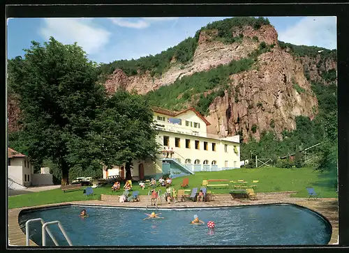 AK Leifers bei Bozen, Pension Zur Pfleg, Gäste am Pool