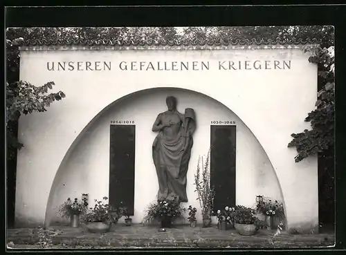 AK Neumarkt im Etschtal, vor dem Gefallenendenkmal