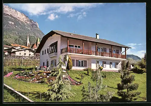 AK Kaltern - St. Nikolaus, vor dem Haus Mäser