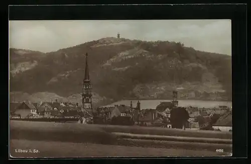 AK Löbau i. Sa., Blick von den Feldern auf den Ort und die Kirche