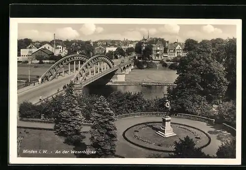 AK Minden i. Westf., das Denkmal im Park an der Weserbrücke
