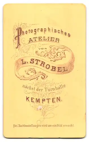 Fotografie L. Strobel, Kempten, Portrait charmanter junger Mann im Anzug