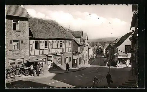 AK Beerfelden /Odenwald, Strasse Brunnengasse mit Geschäft und Auto