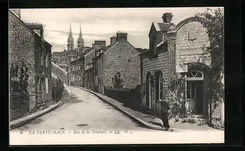 AK La Ferté-Macé, Rue de la Teinture, Strassenpartie