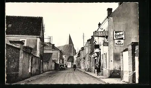 AK Conde-sur-Huisne, Rue Michel Meillant, Strassenpartie