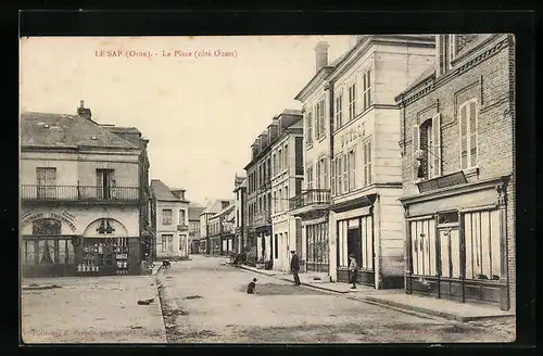 AK Le Sap, La Place côté Ouest