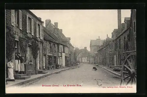 AK Briouze, La Grande Rue, Strassenpartie