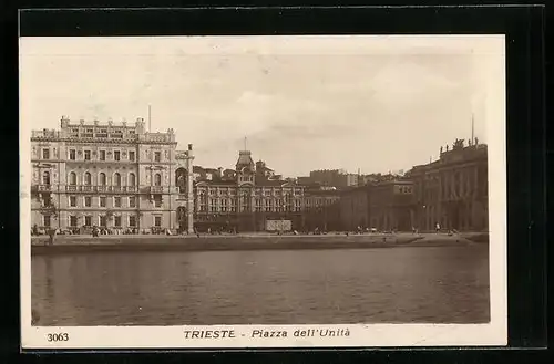 AK Trieste, Piazza dell'Unità