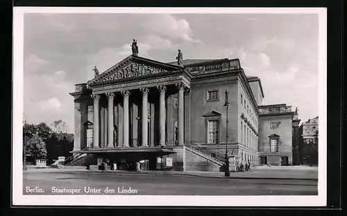 AK Berlin, vor der Staatsoper Unter den Linden