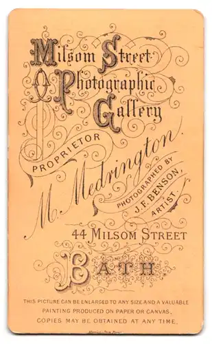 Fotografie M. Medrington, Bath, 44 Milson Street, Portrait stattlicher Herr mit Schnurrbart