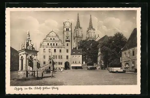 AK Oschatz in Sa, Platz mit Gasthaus zum Schwan und Kirche
