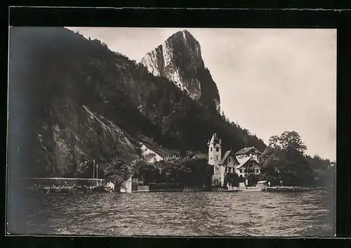 AK Plomberg am Mondsee, Ortspartie mit Drachenstein