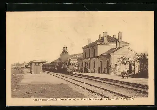 AK Chef-Boutonne, Vue intérieure de la Gare des Voyageurs, Bahnhof