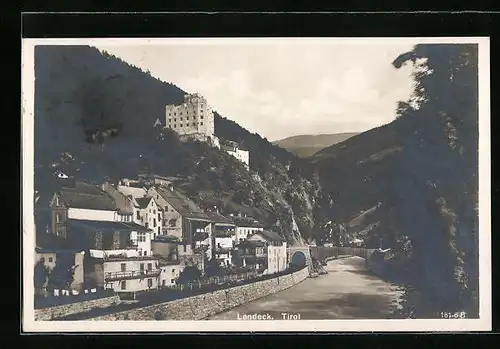 AK Landeck, Ortsansicht mit Schloss