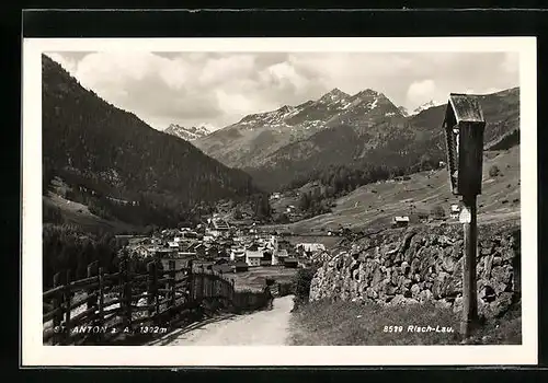 AK St. Anton, Ortsansicht mit Wegeskreuz