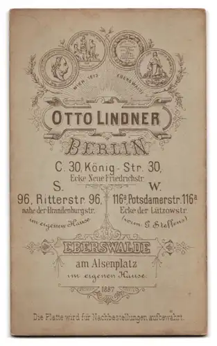 Fotografie Otto Lindner, Berlin, König-Str. 30, Portrait stattlicher Herr im eleganten Jackett