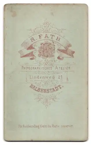 Fotografie R. Fath, Halberstadt, Lindenweg 21, Portrait einer Dame im Halbprofil