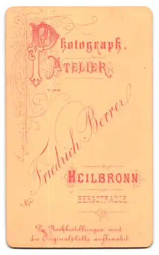 Fotografie Friedrich Berrer, Heilbronn, Bergstrasse, Elegant gekleideter Herr mit Chin-Strap