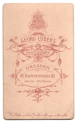 Fotografie G. Lüders, Dresden, Beamter mit seinem Diensthund im Atelier