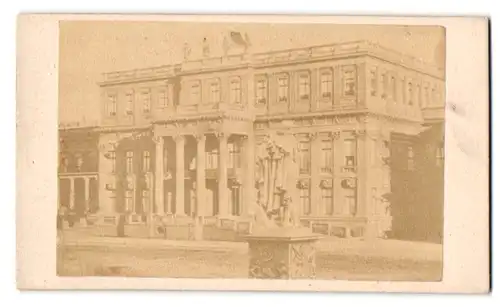 Fotografie J. B. Kilian, Berlin, Ansicht Berlin, Blick auf das Kronprinzenpalais, Unter den Linden