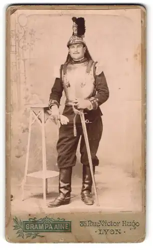 Fotografie Grampa Aine, Lyon, Kürassier / Cuirassiers in Uniform Rgt. 7 mit Brustharnisch und Helm Rosshaarschweif