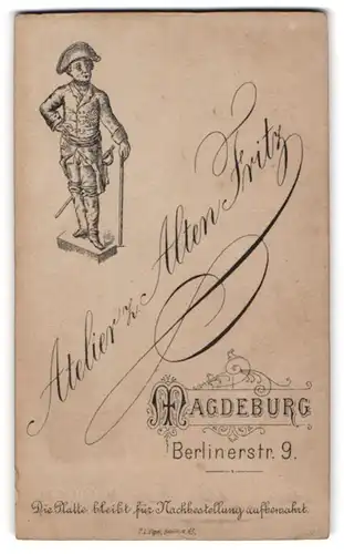 Fotografie Atelier zum Alten Fritz, Magdeburg, Berlinerstr. 9, Figur des König Friedrich II  Alten Fritz 