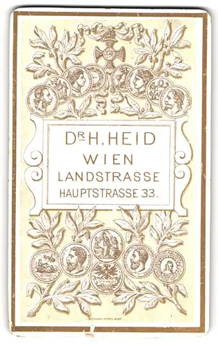 Fotografie Dr. H. Heid, Wien, Landstr., Medaillen und ein Orden von Blattwerk umgeben