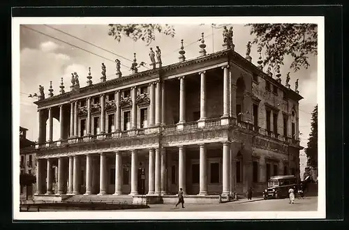 AK Vicenza, Piazza Vittorio Emanuele, Palazzo Chiericati ora del Museo Civico